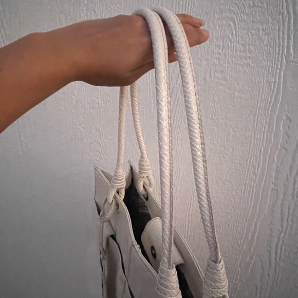 Wilson Leather Snake Skin Patent Leather cream Tote Bag - Picture 14 of 16